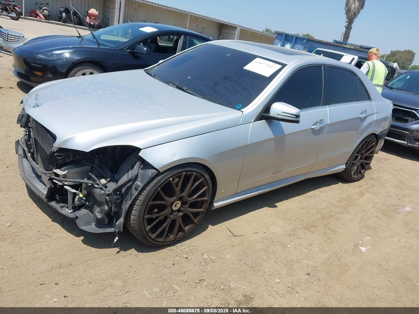 2010 Mercedes-Benz E-klasse, Front & Rear, IAAI, VIN WDDHF7CB5AA217844 — photo 2