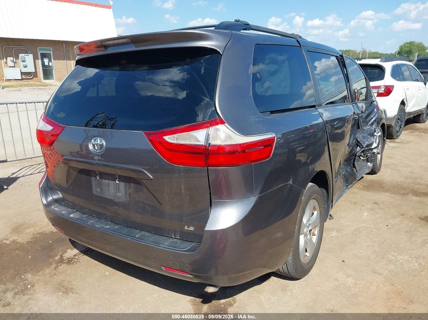 TOYOTA SIENNA - zdjęcie 4