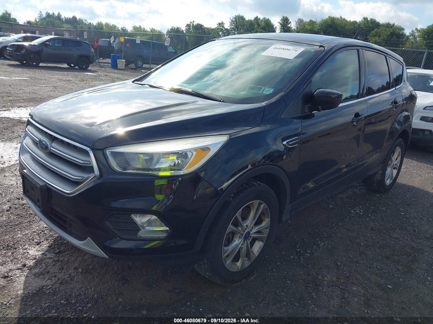 Vin: 1fmcu9gd7hue17436, lot: 46580226, ford escape se 20172
