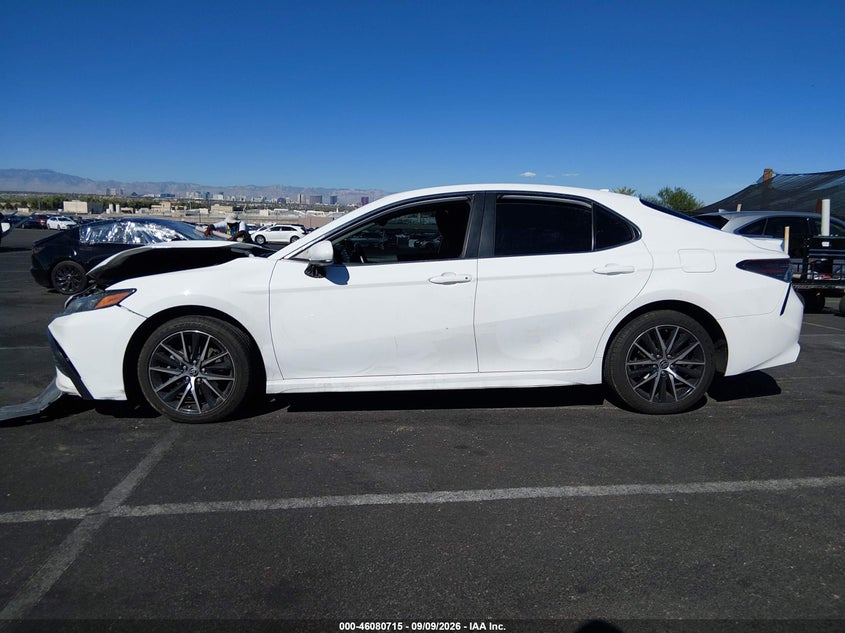 TOYOTA CAMRY - zdjęcie 15