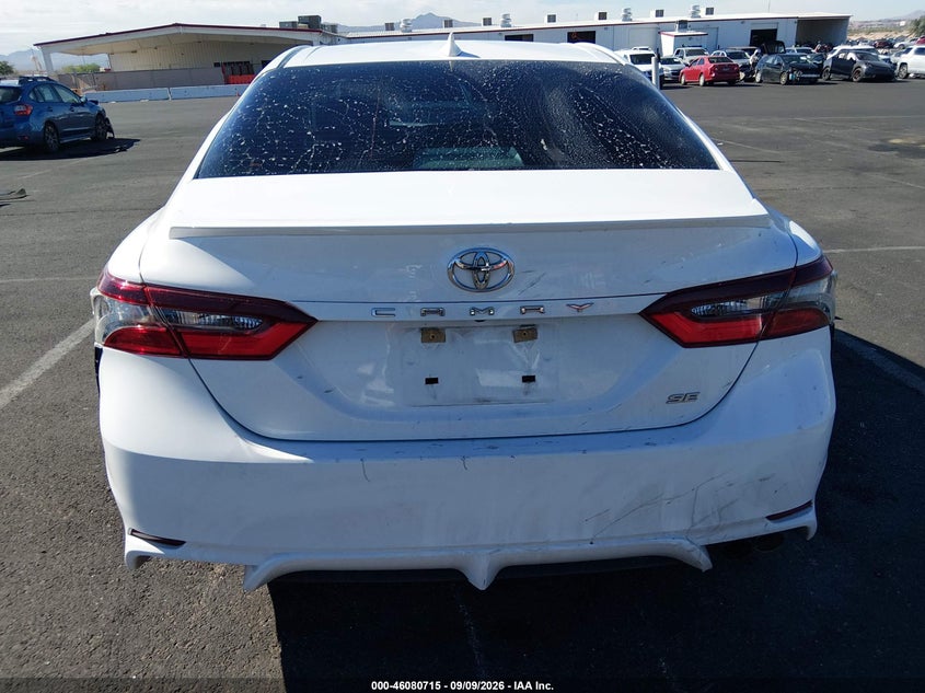 TOYOTA CAMRY - zdjęcie 17