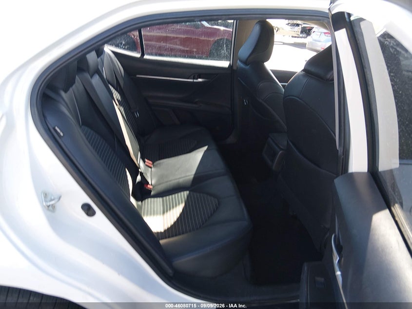 TOYOTA CAMRY - zdjęcie 8