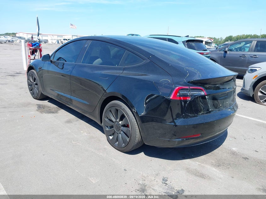 TESLA MODEL 3 - zdjęcie 3