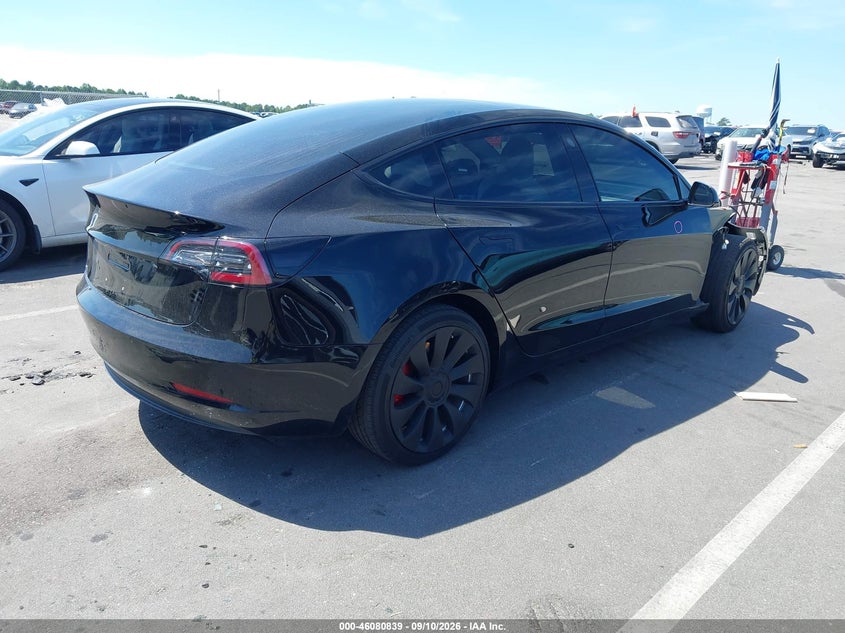 TESLA MODEL 3 - zdjęcie 4