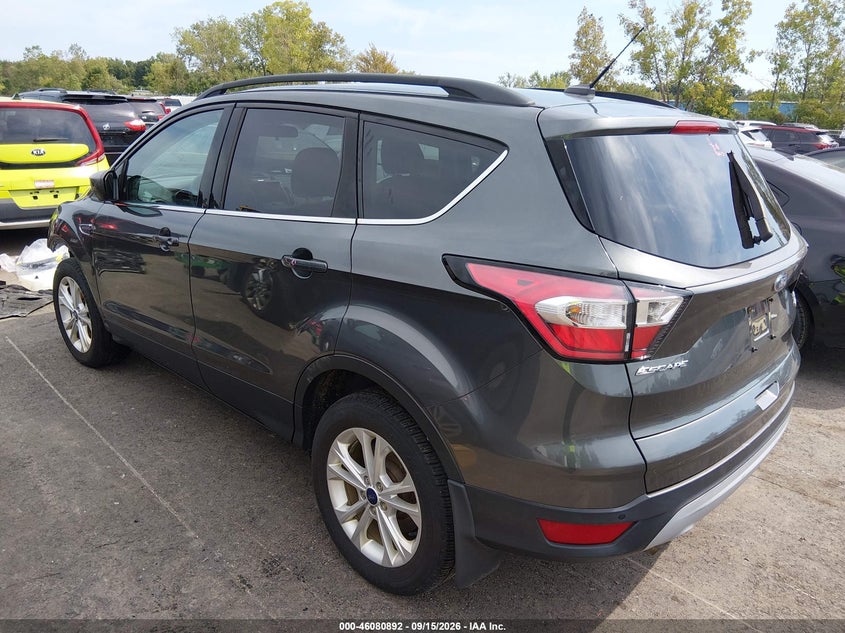 Vin: 1fmcu9gd8hud06586, lot: 46580439, ford escape se 20173
