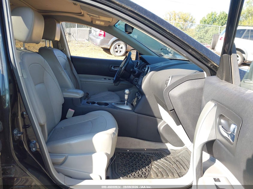 2011 NISSAN ROGUE auction photo 5