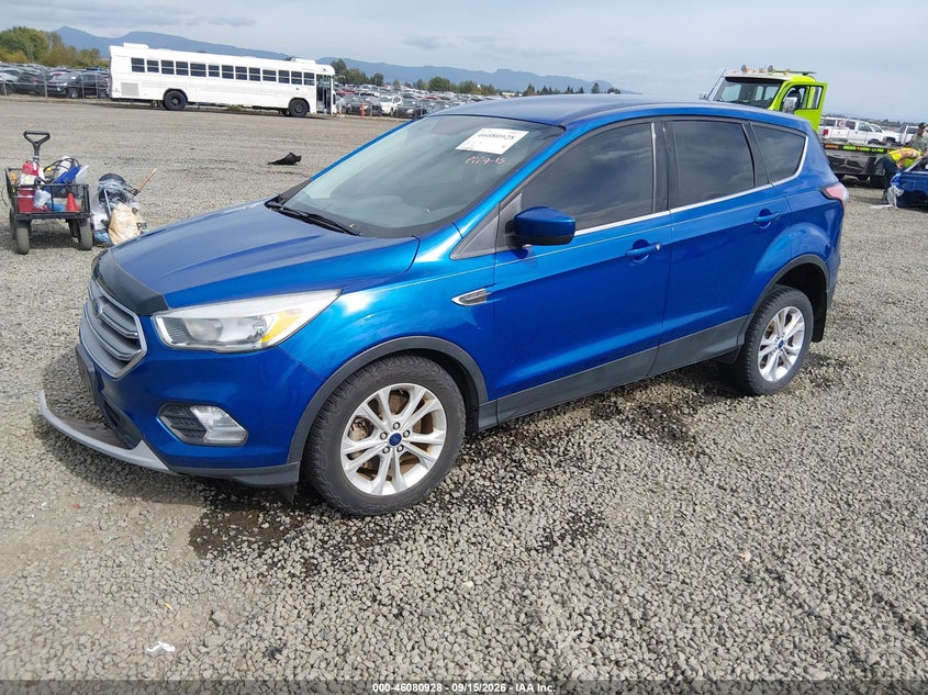 2017 Ford Escape, Right Front, IAAI, VIN 1FMCU9GD3HUB61506 — photo 2