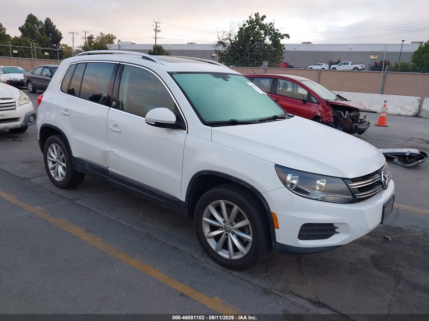 2017 VOLKSWAGEN TIGUAN auction photo 1