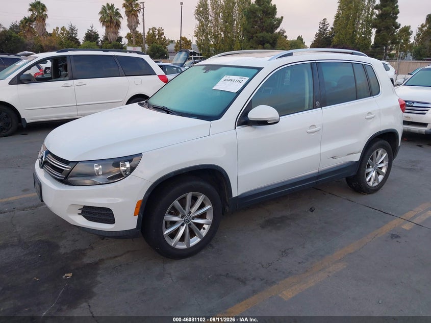 2017 VOLKSWAGEN TIGUAN auction photo 2