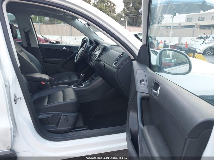 2017 VOLKSWAGEN TIGUAN auction photo 5