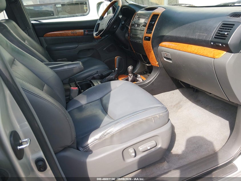 2004 LEXUS GX 470 auction photo 5