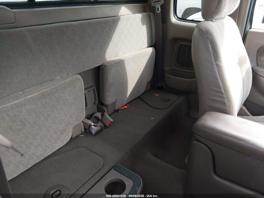 2001 TOYOTA TACOMA auction photo 8