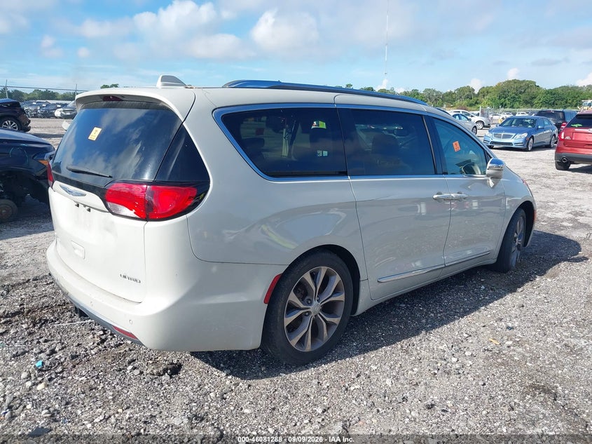2019 CHRYSLER PACIFICA auction photo 4