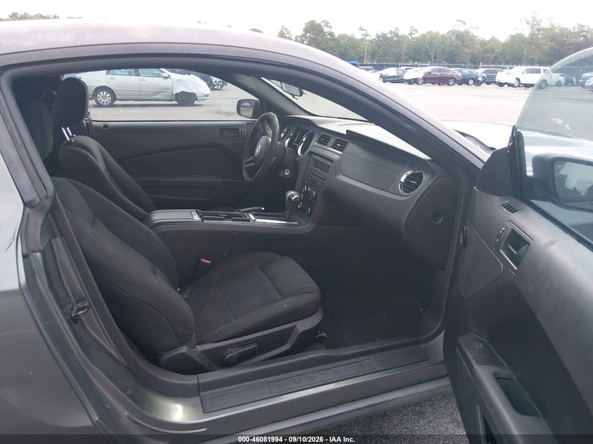2010 FORD MUSTANG auction photo 5