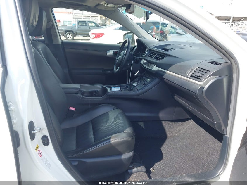 2012 LEXUS CT 200H auction photo 5