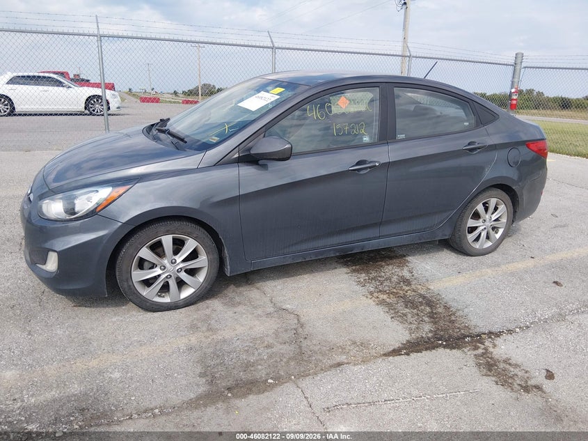2013 HYUNDAI ACCENT auction photo 2