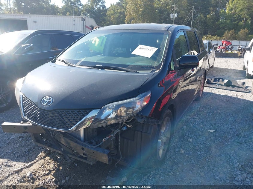 Vin: 5tdxk3dc0bs045227, lot: 46581744, toyota sienna se 20112