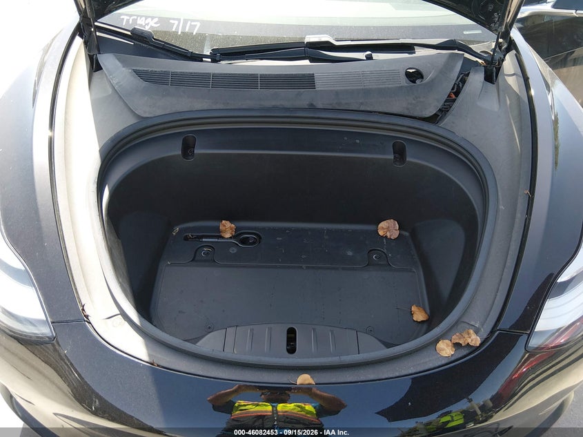 TESLA MODEL 3 - zdjęcie 10