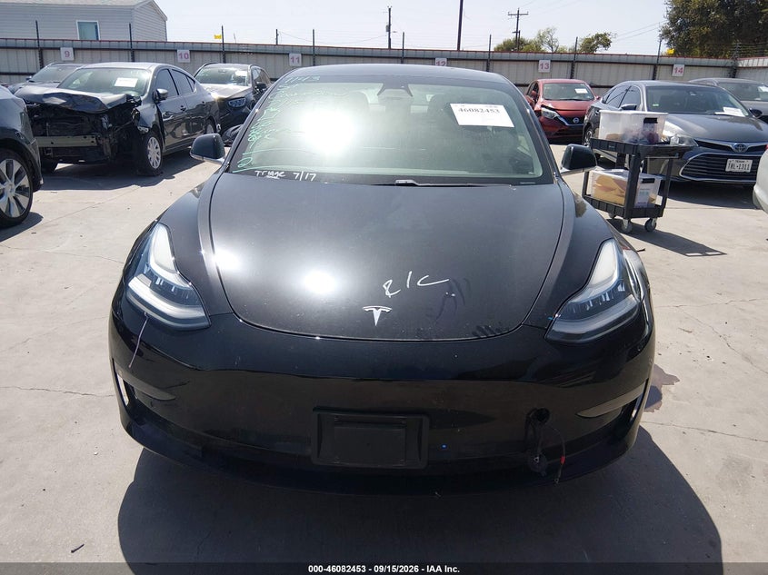 TESLA MODEL 3 - zdjęcie 12