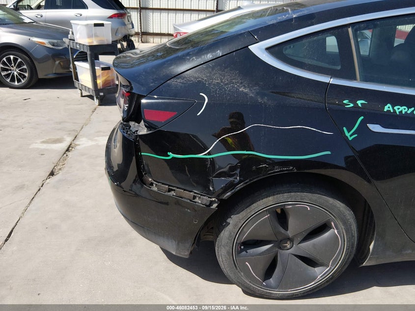 TESLA MODEL 3 - zdjęcie 20