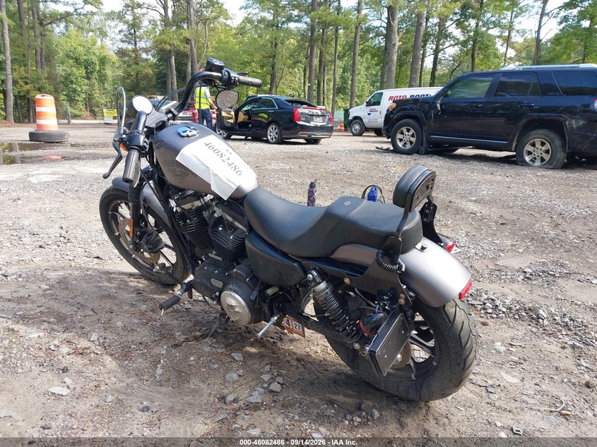HARLEY-DAVIDSON XL883 2017