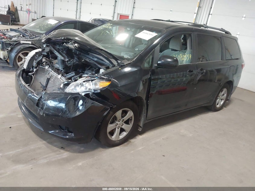 2017 Toyota Sienna, Front End, IAAI, VIN 5TDKZ3DC8HS813700 — photo 2