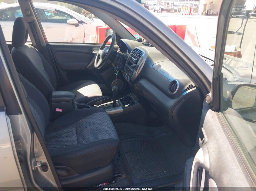 2004 TOYOTA RAV4 auction photo 5