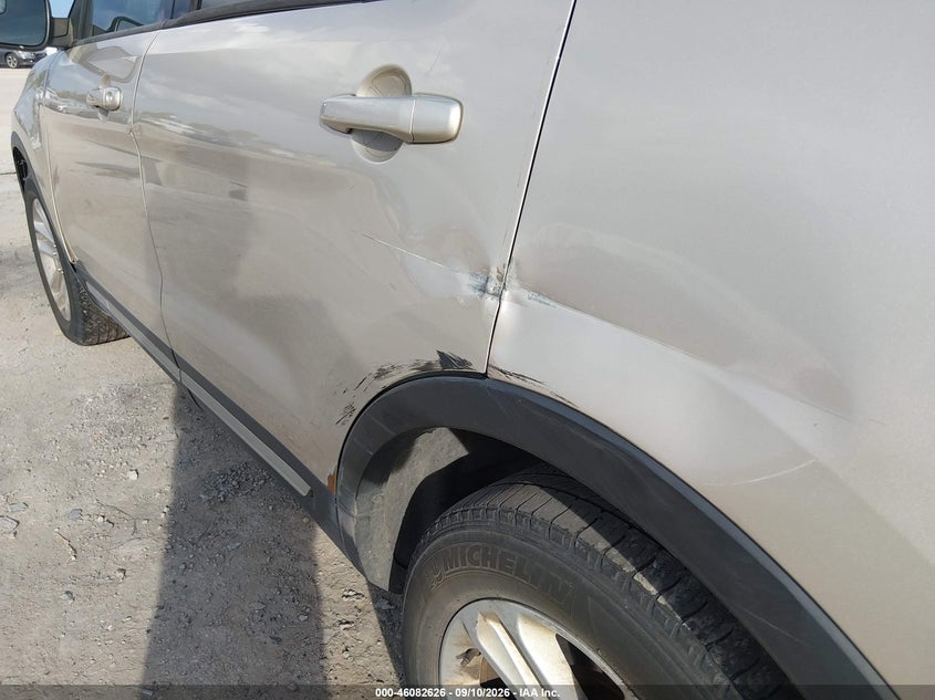 2017 FORD EXPLORER auction photo 6