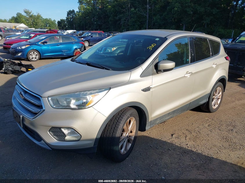 Vin: 1fmcu0gd0huc41843, lot: 46582239, ford escape se 20172