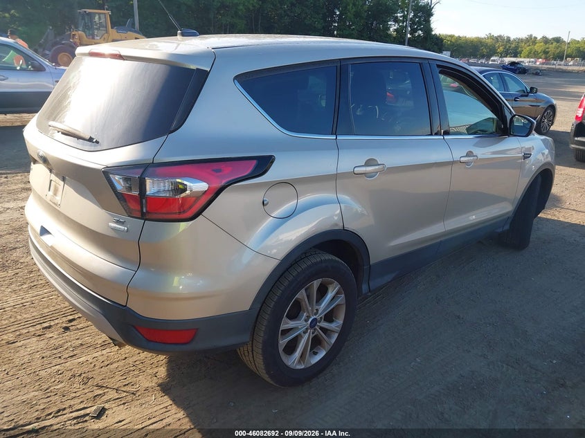 Vin: 1fmcu0gd0huc41843, lot: 46582239, ford escape se 20174