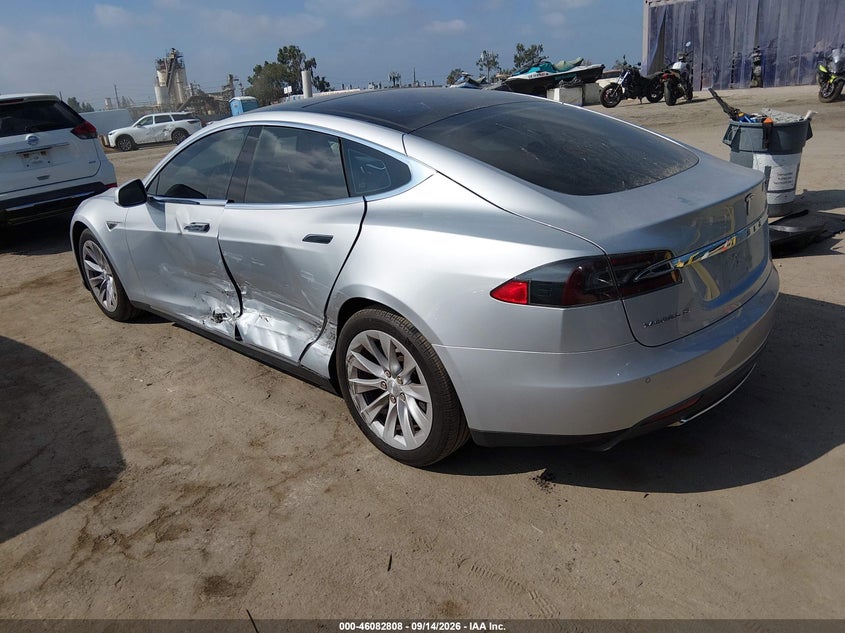 Vin: 5yjsa1h15efp36031, lot: 46582355, tesla model s p85 20143