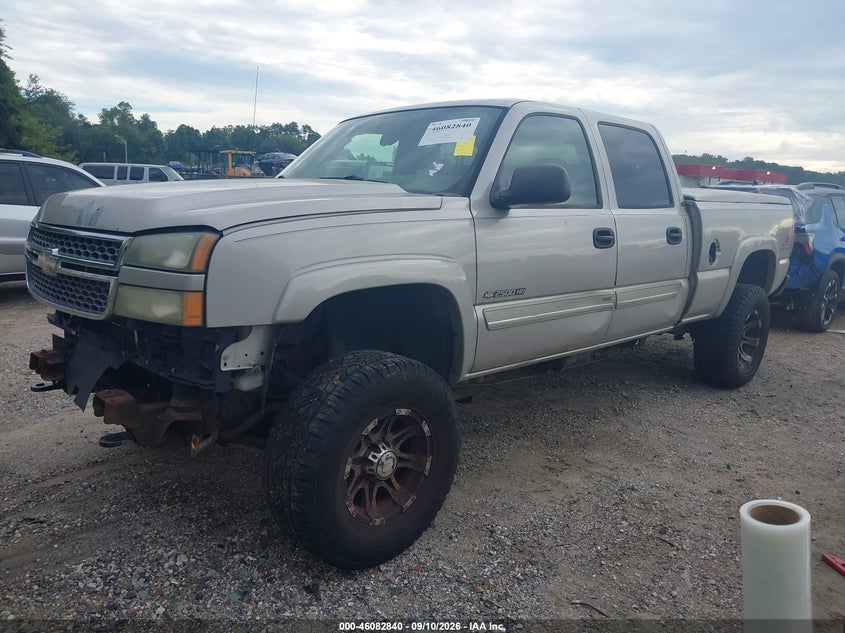 2005 CHEVROLET SILVERADO 2500HD auction photo 2