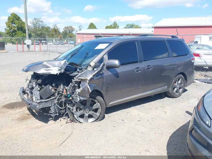Vin: 5tdxk3dc9bs135105, lot: 46582394, toyota sienna se 20112