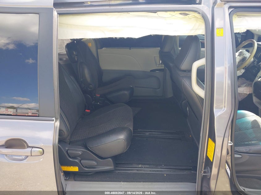 TOYOTA SIENNA 2011 VIN 5TDXK3DC9BS135105