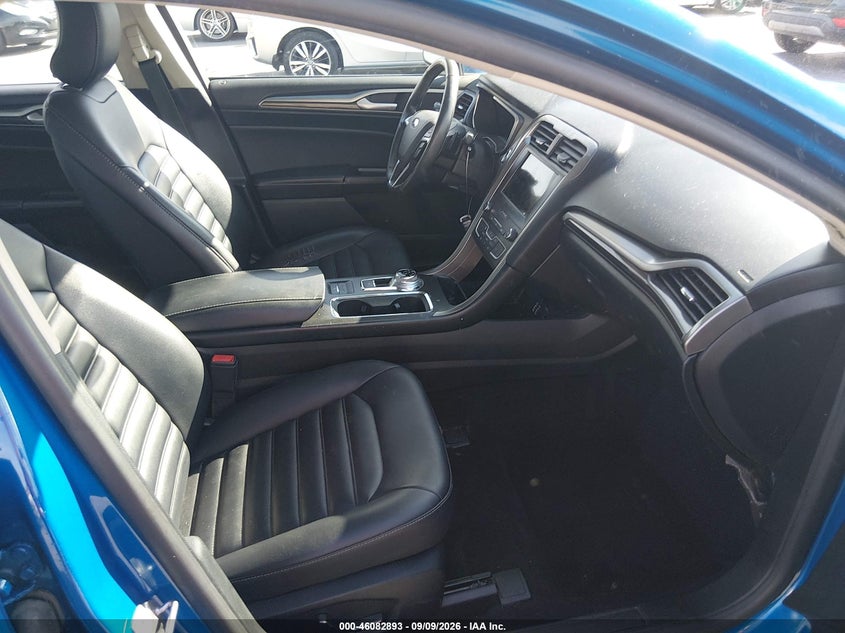 2019 FORD FUSION auction photo 5