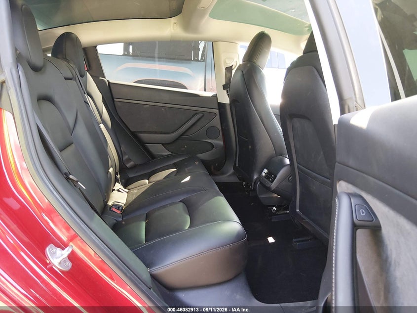 TESLA MODEL 3 - zdjęcie 8