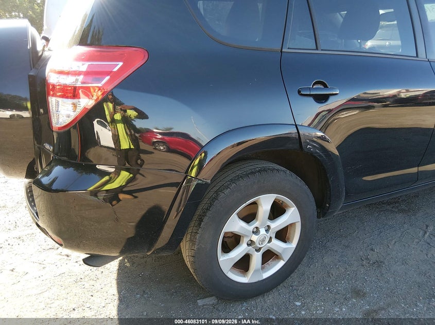 2012 TOYOTA RAV4 auction photo 6