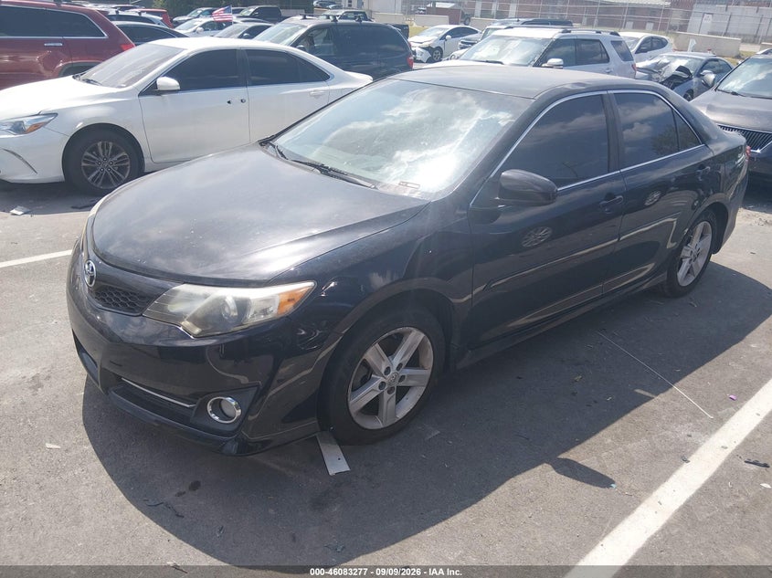 2014 TOYOTA CAMRY auction photo 2