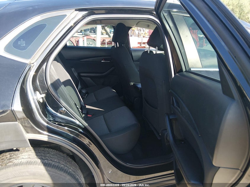 MAZDA CX-30 - zdjęcie 8