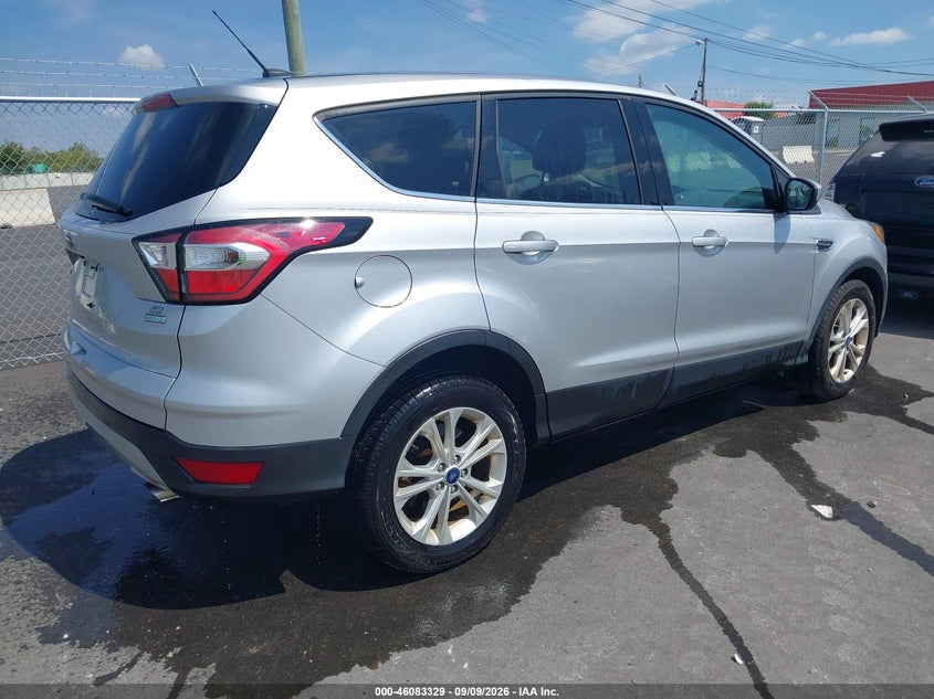2017 FORD ESCAPE auction photo 4