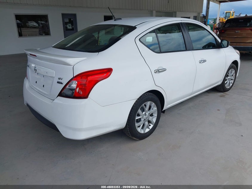 2018 NISSAN VERSA auction photo 4