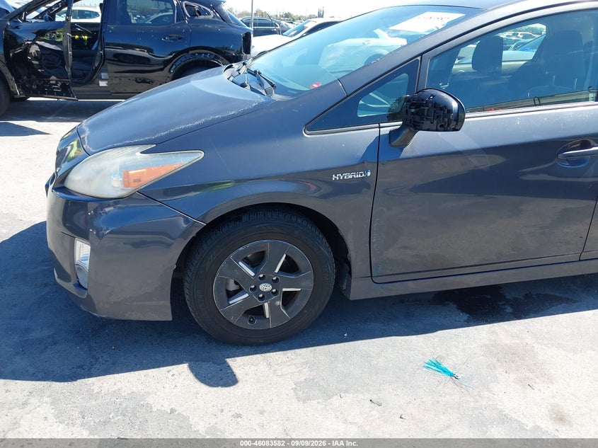 2011 TOYOTA PRIUS auction photo 6