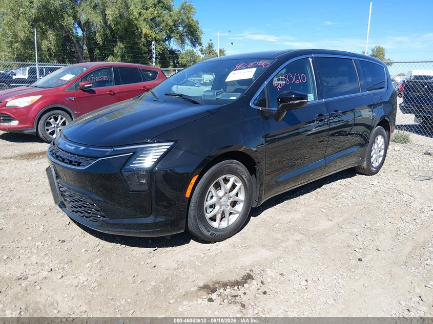 2027 CHRYSLER PACIFICA auction photo 2