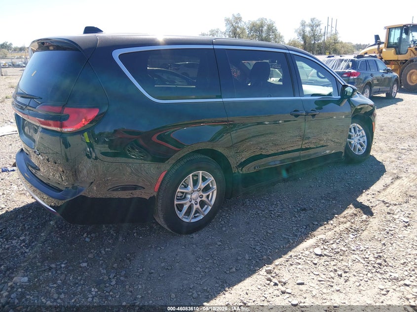 2027 CHRYSLER PACIFICA auction photo 4