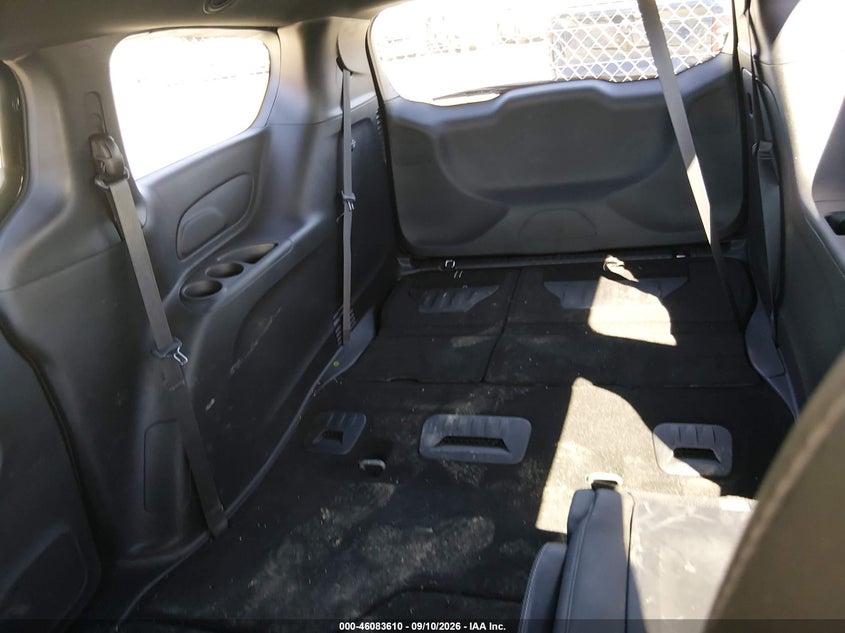 2027 CHRYSLER PACIFICA auction photo 8