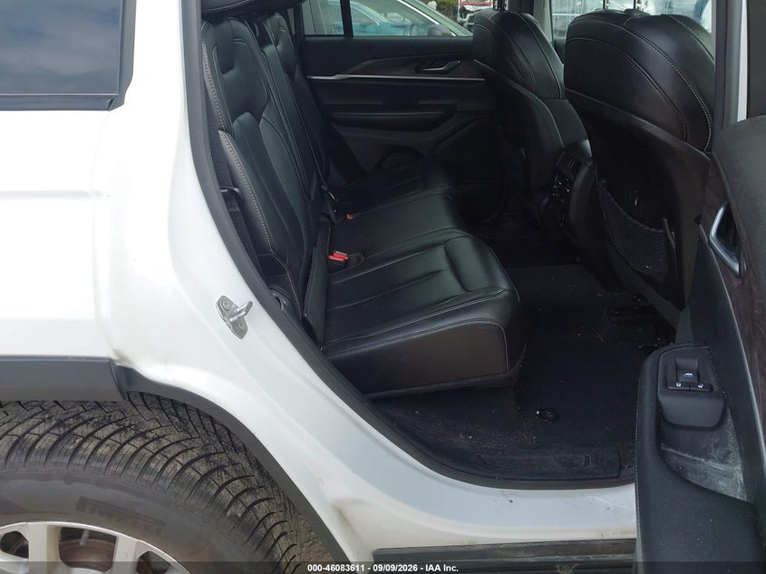JEEP GRAND CHEROKEE - zdjęcie 8