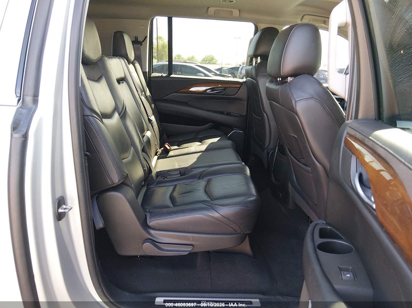 CADILLAC ESCALADE ESV - zdjęcie 8