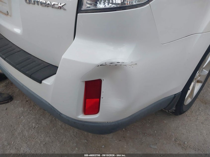 2013 SUBARU OUTBACK auction photo 6