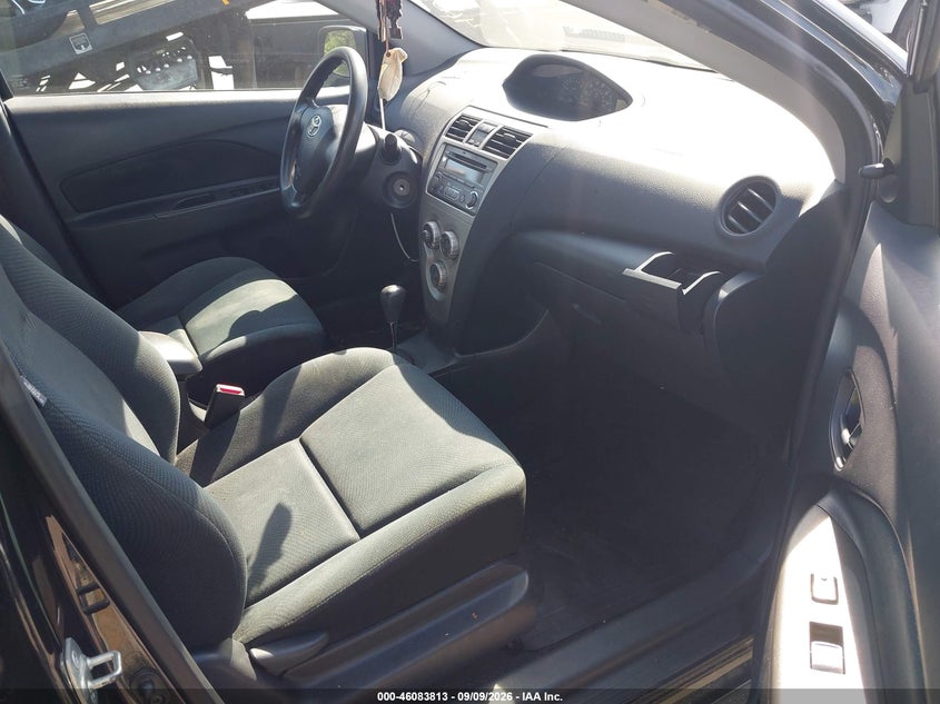 2012 TOYOTA YARIS auction photo 5