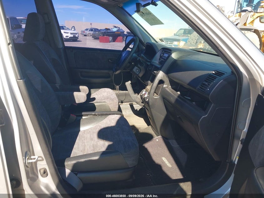2004 HONDA CR-V auction photo 5